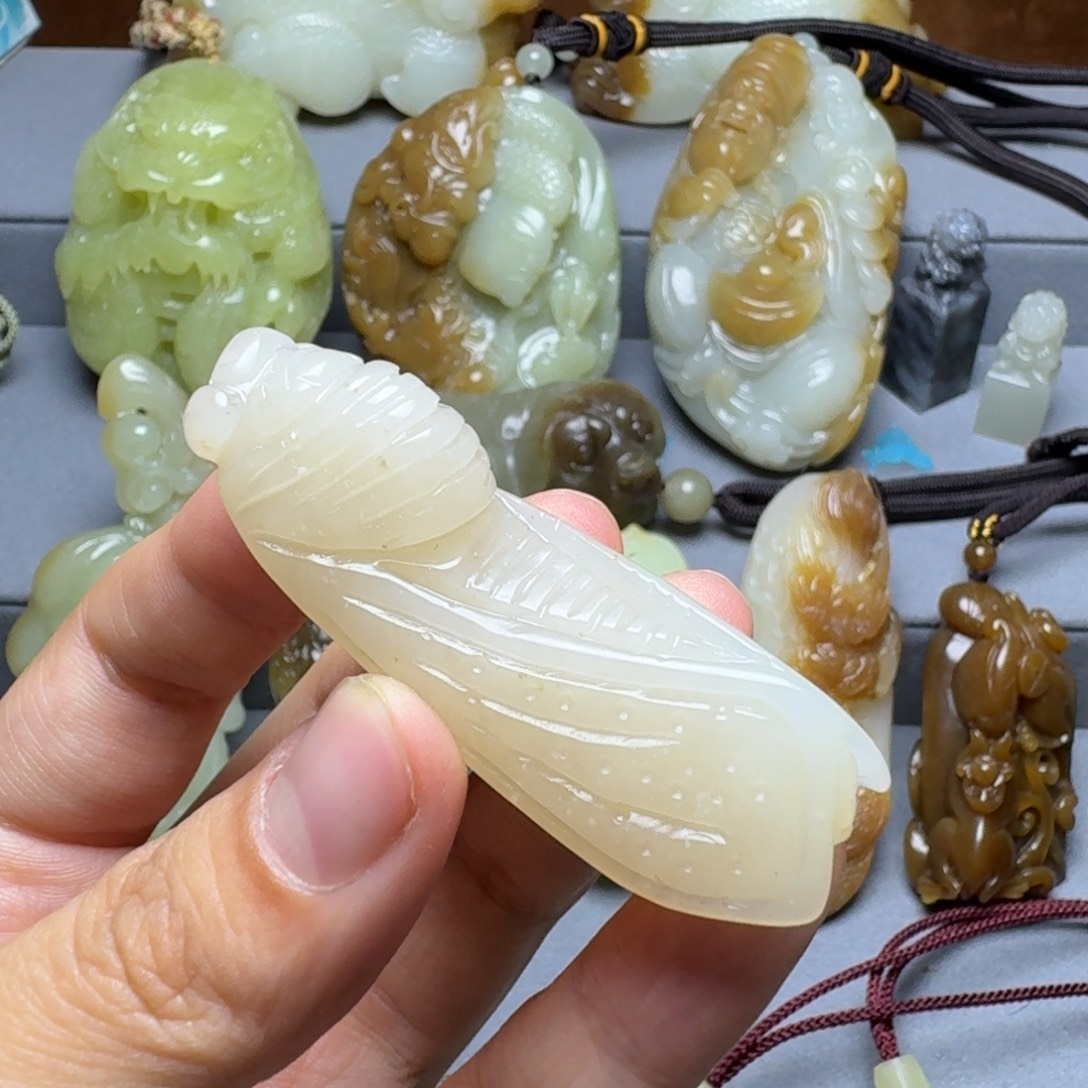 和田玉未镶嵌颈饰
