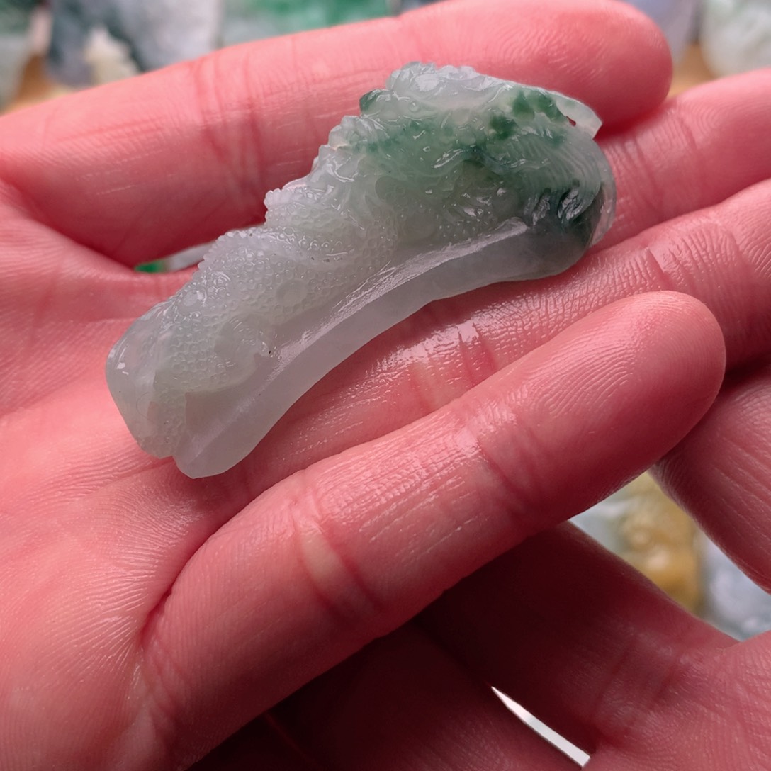 定制翡翠未镶嵌龙手牌