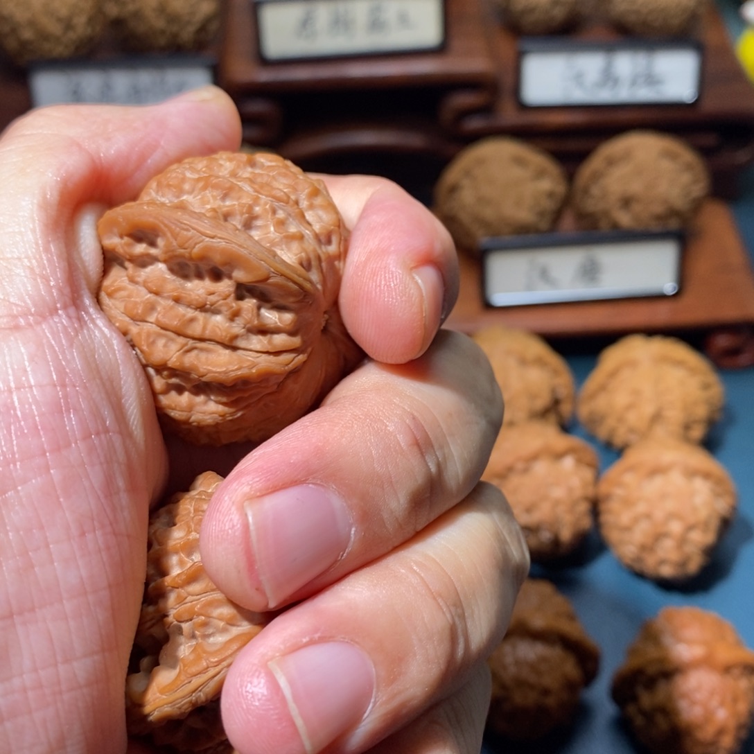 十***停文玩核桃吊坠汉高楼