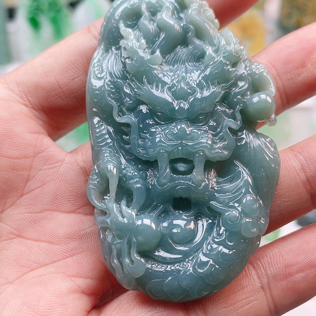 翡翠颈饰未镶嵌龙