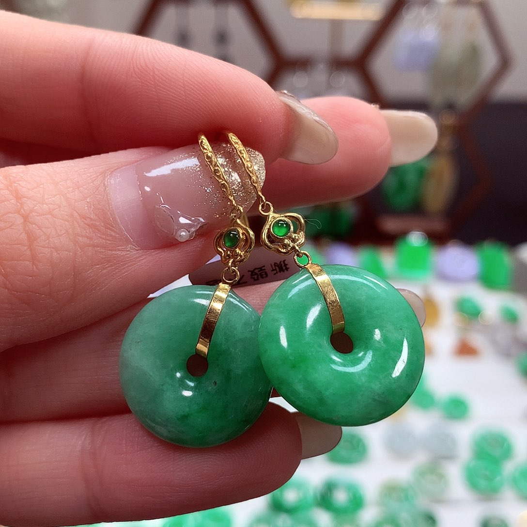 翡翠耳饰18K金镶嵌天然翡翠