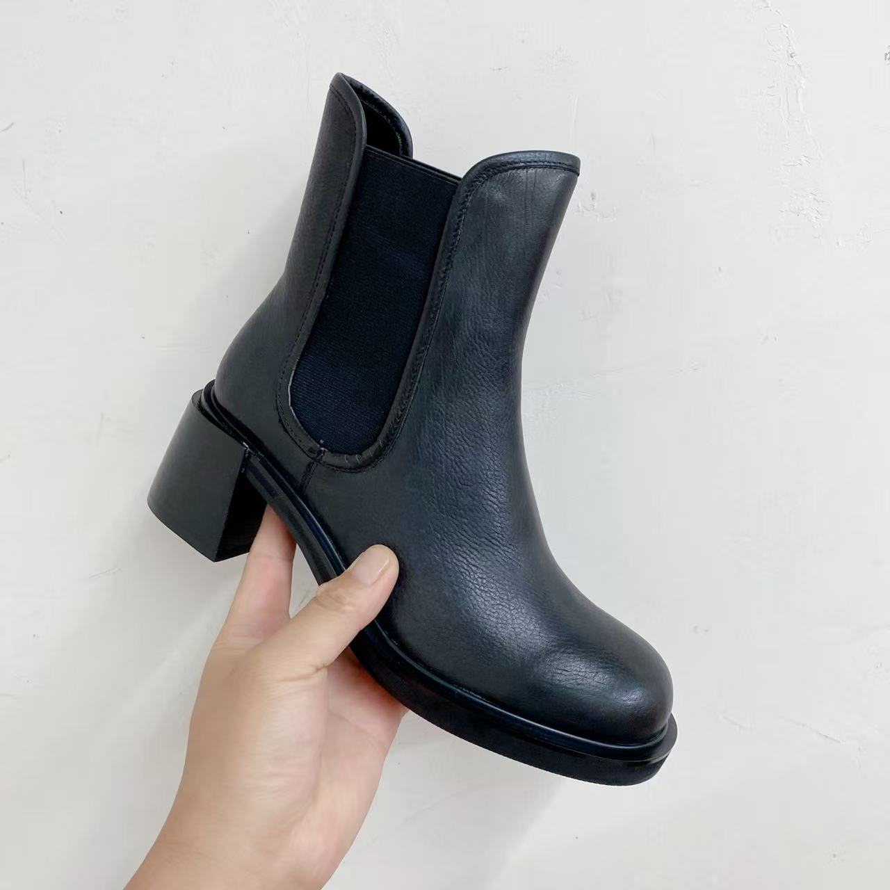 【表弟严选】CL10137黑色 高端秋冬粗跟圆头舒适女烟管靴  马丁靴