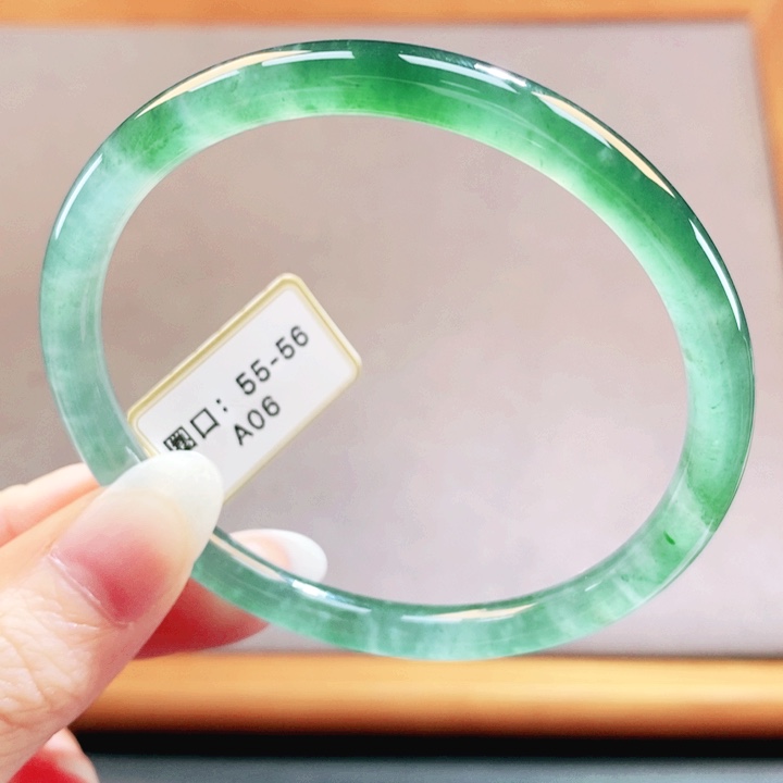 翡翠未镶嵌手镯翡翠手镯16