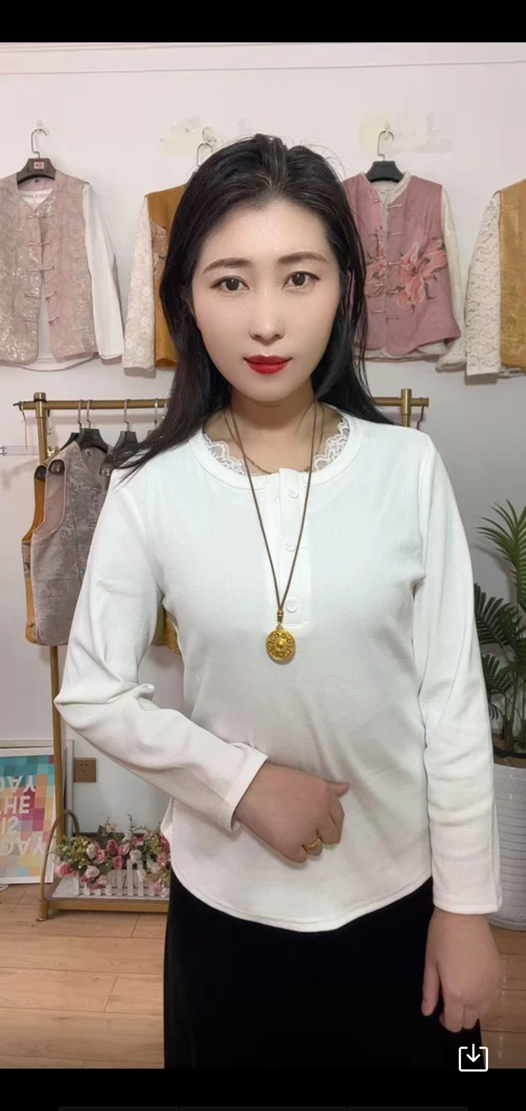 蕾丝花边春款上衣