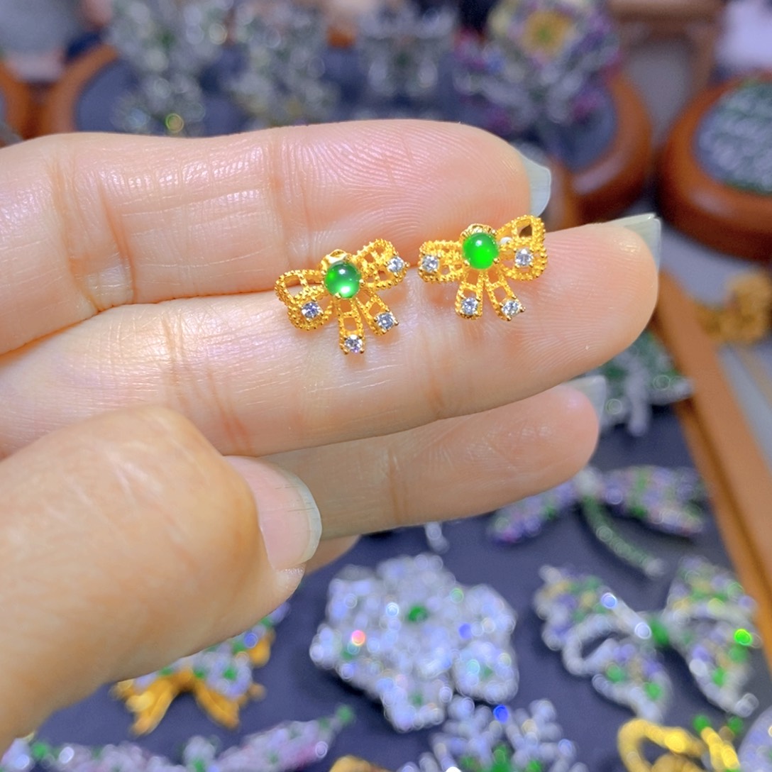 翡翠颈饰银S925镶嵌天然翡翠