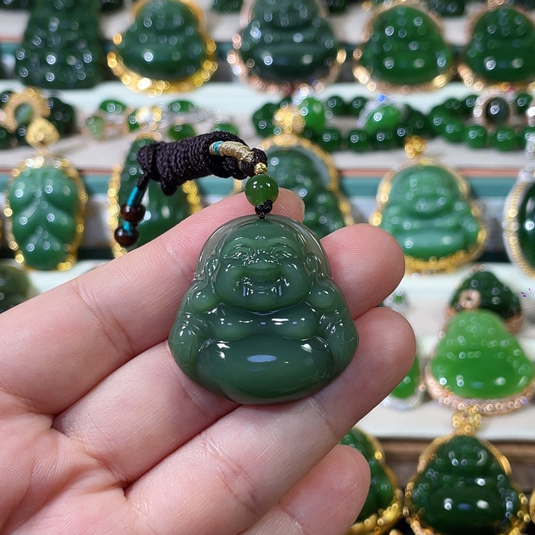颈饰18K金镶嵌和田玉（碧玉）猫眼佛公33