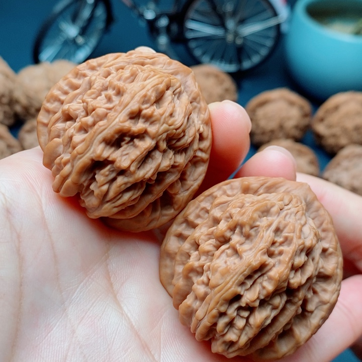 谁***堪文玩核桃把件四座楼40全品