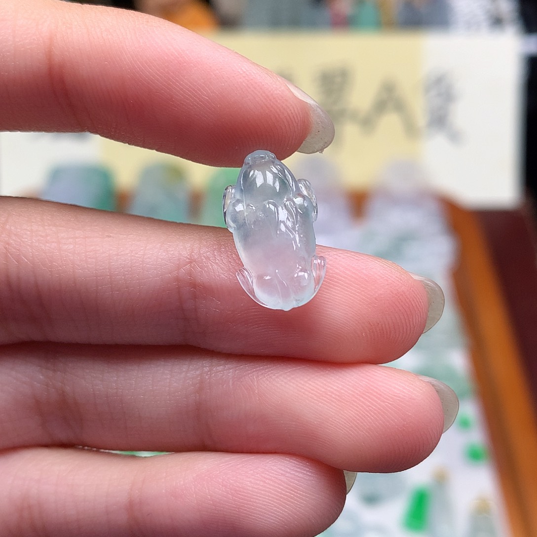 翡翠裸石缅甸天然A货翡翠冰种貔貅