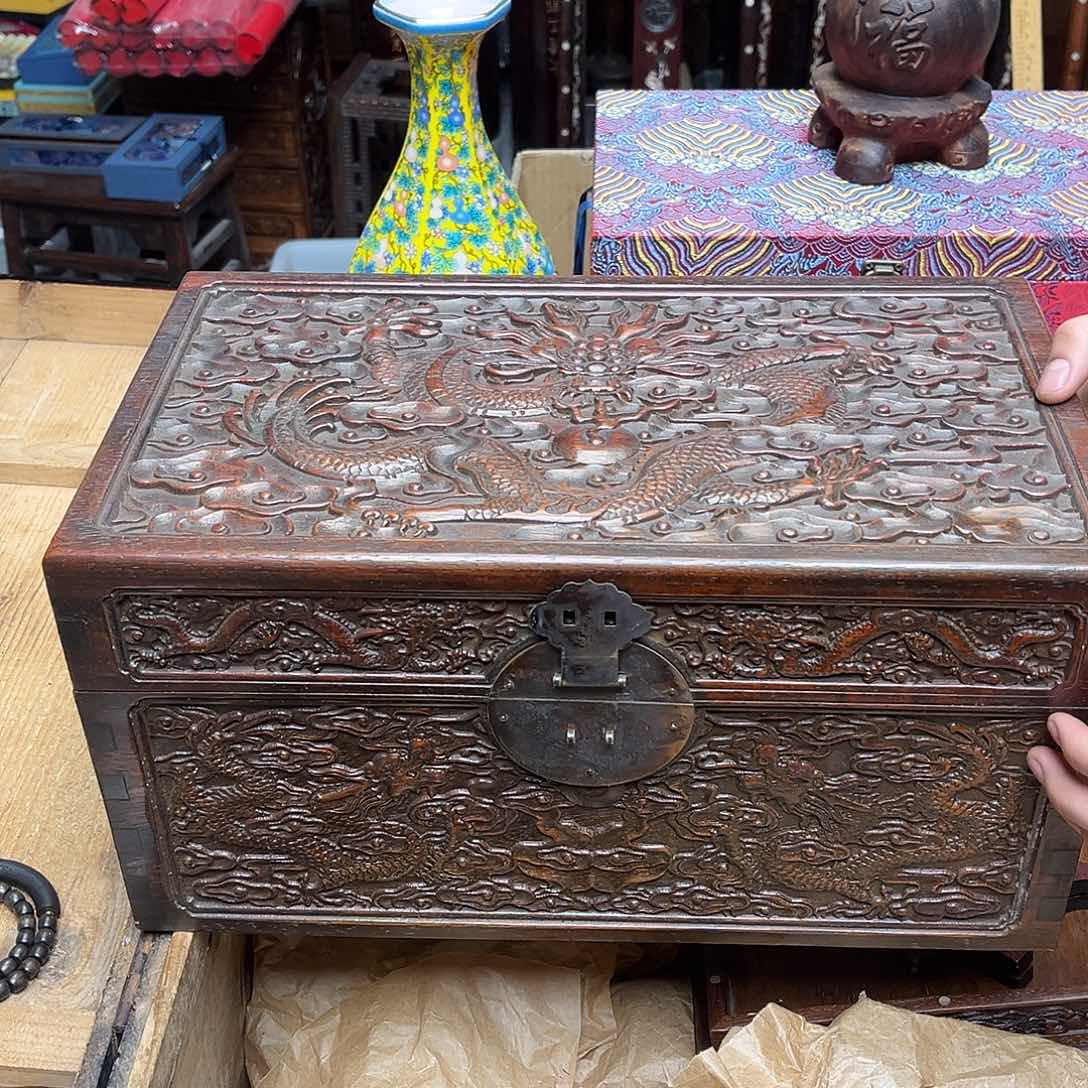 大叶紫檀（黑酸枝木类）