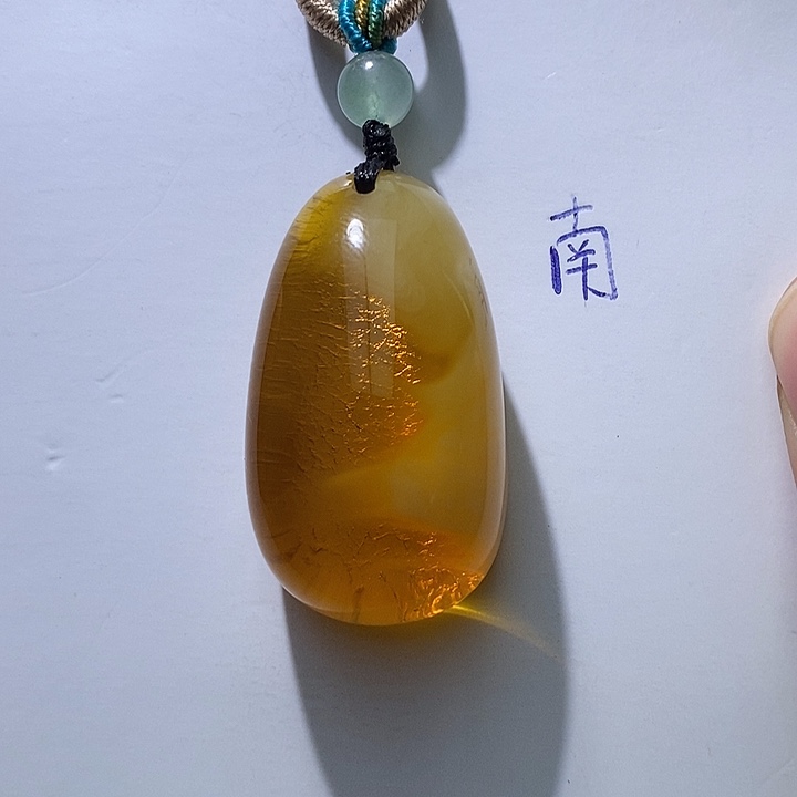 未镶嵌琥珀珠宝奇石