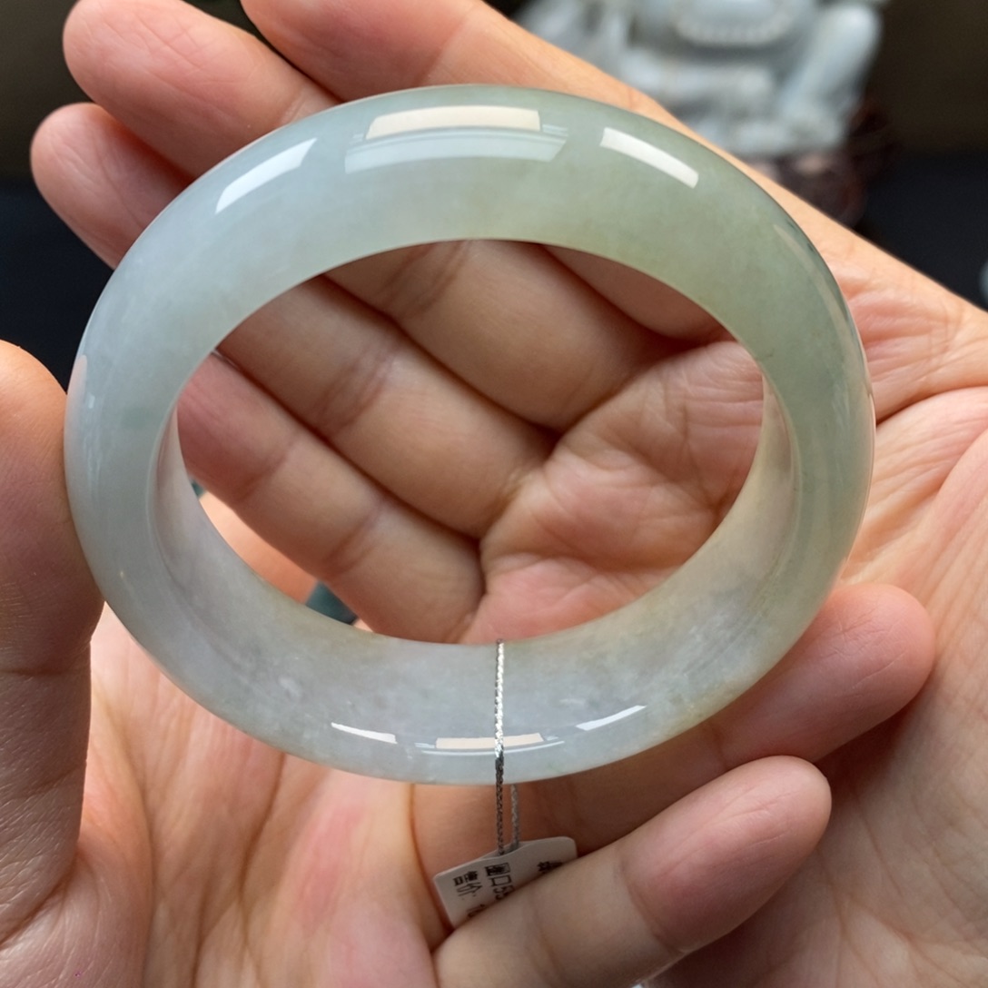 翡翠手镯未镶嵌天然