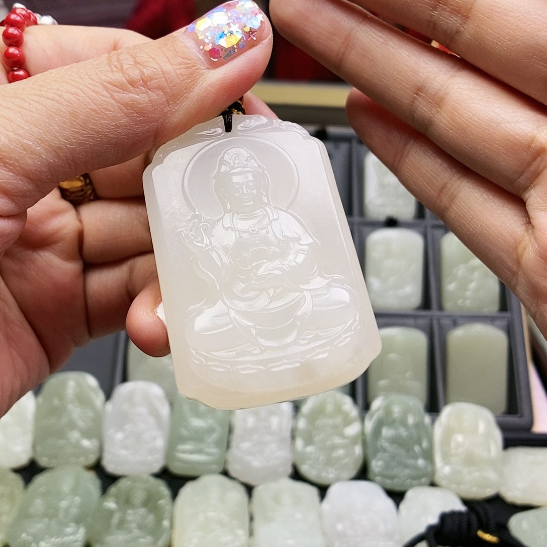 和田玉颈饰未镶嵌君*