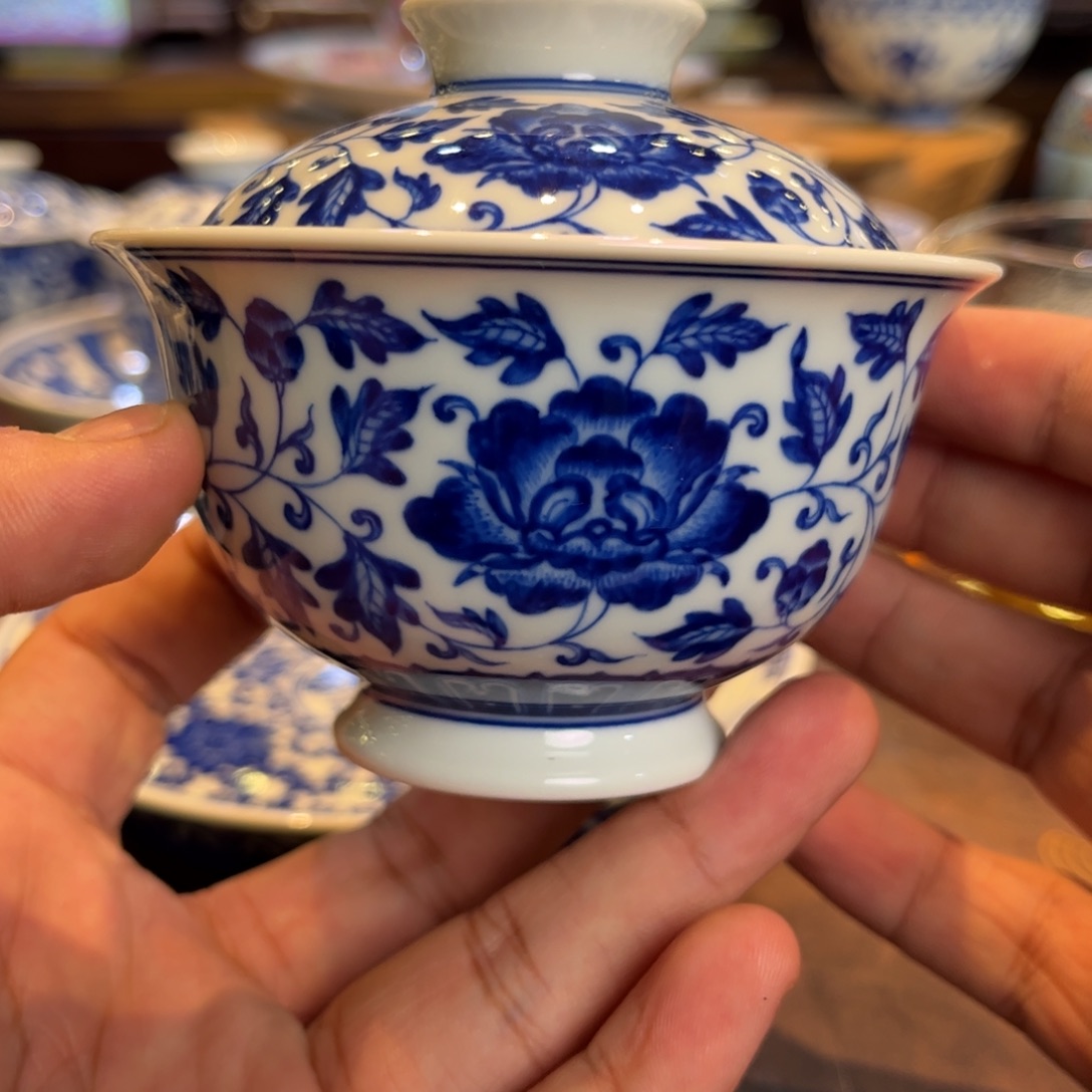 青花山茶花盖碗一只