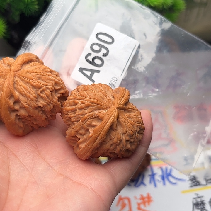 桃核把件核桃白狮子47