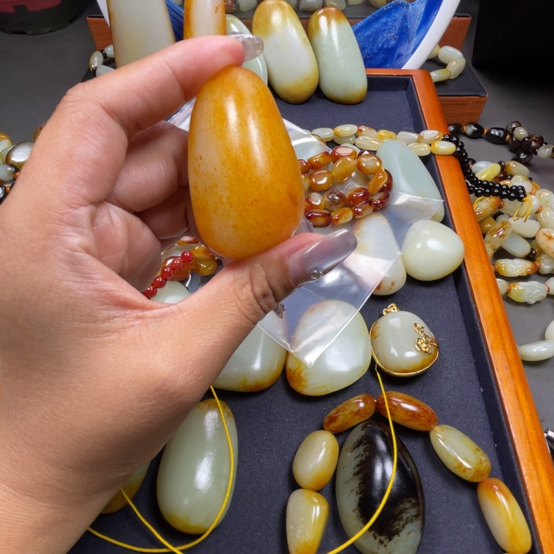 和田玉未镶嵌颈饰果*汁