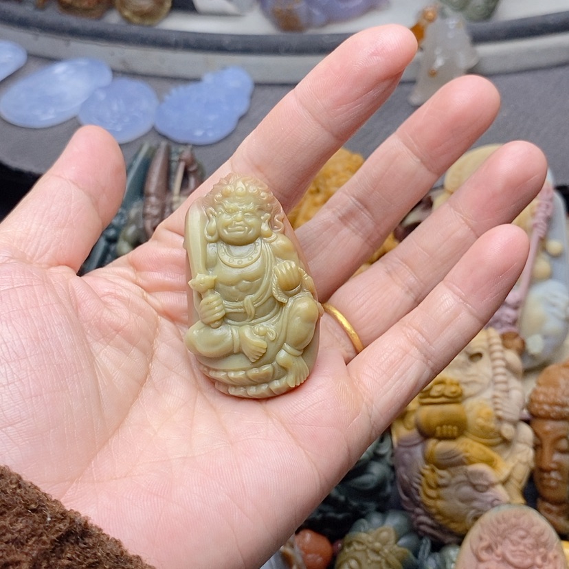 【闪购商品】定制石英质玉吊坠未镶嵌