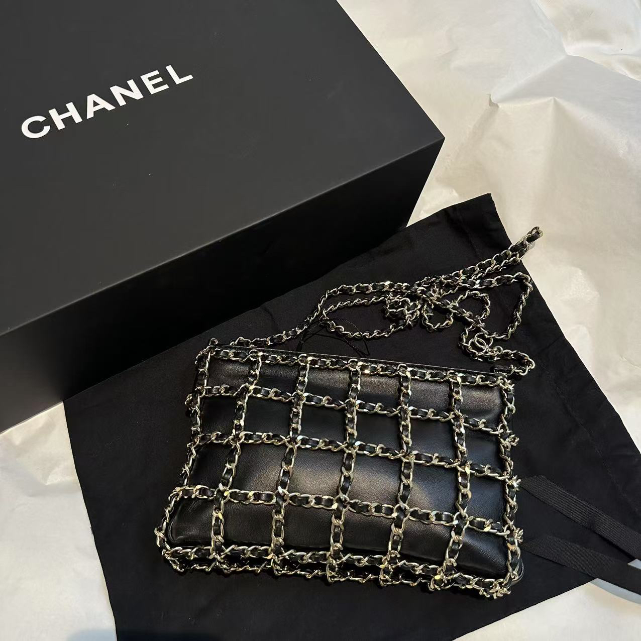 95新 Chanel/香奈儿 多多奢品/香奈儿秀款镂空斜挎包/98新包展