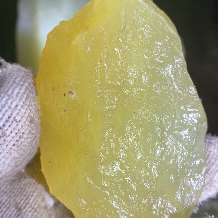 蛇纹石玉珠宝岫玉原石未镶嵌