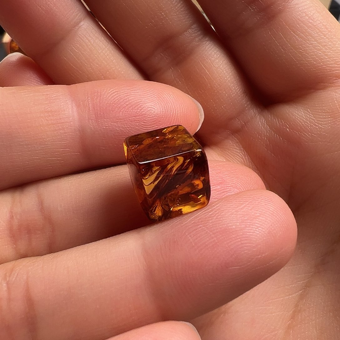 琥珀（花珀）颈饰未镶嵌方糖（打孔不退换）