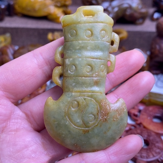 蛇纹石玉未镶嵌颈饰45