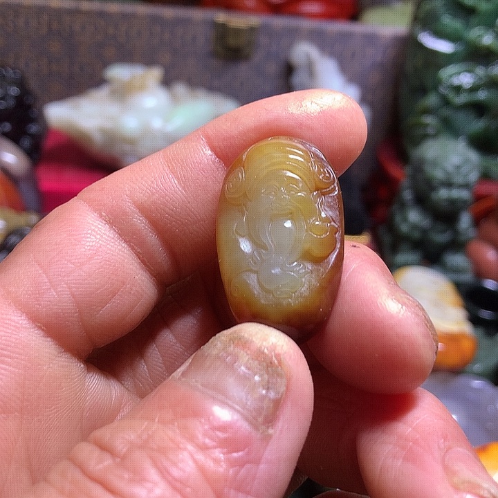 未镶嵌手链和田玉（糖玉）小**?