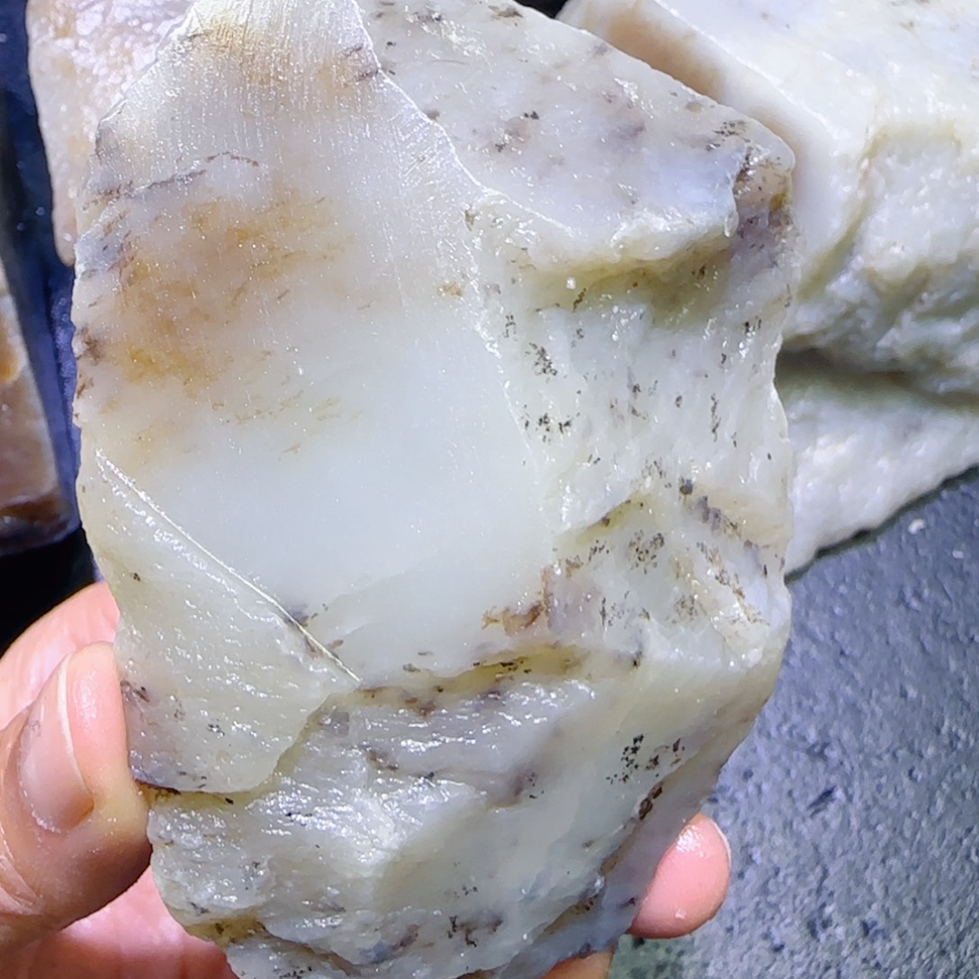 和田玉未镶嵌珠宝半成品