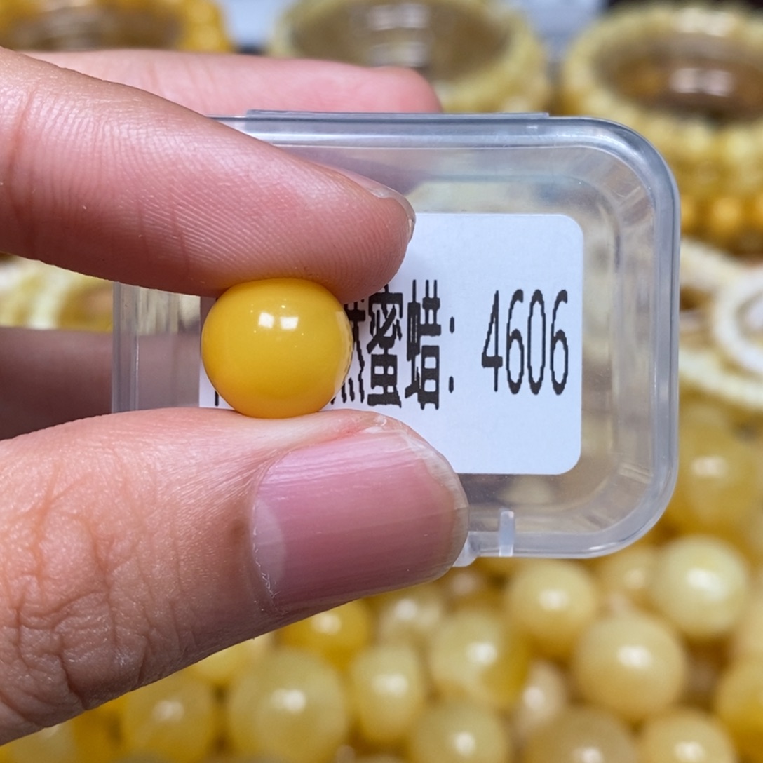 8***来蜜蜡未镶嵌珠宝奇石4606