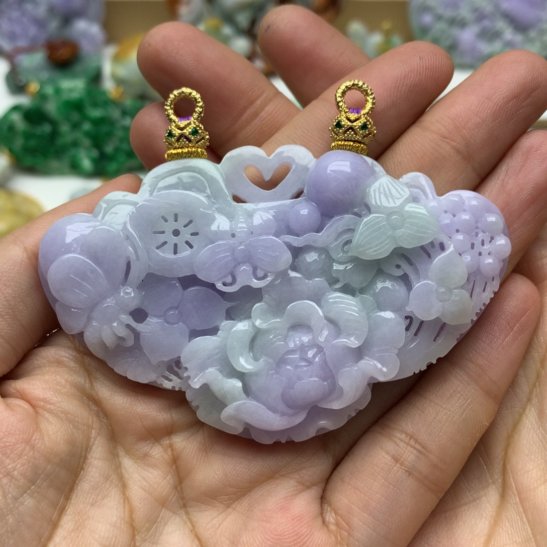 翡翠颈饰未镶嵌翡翠