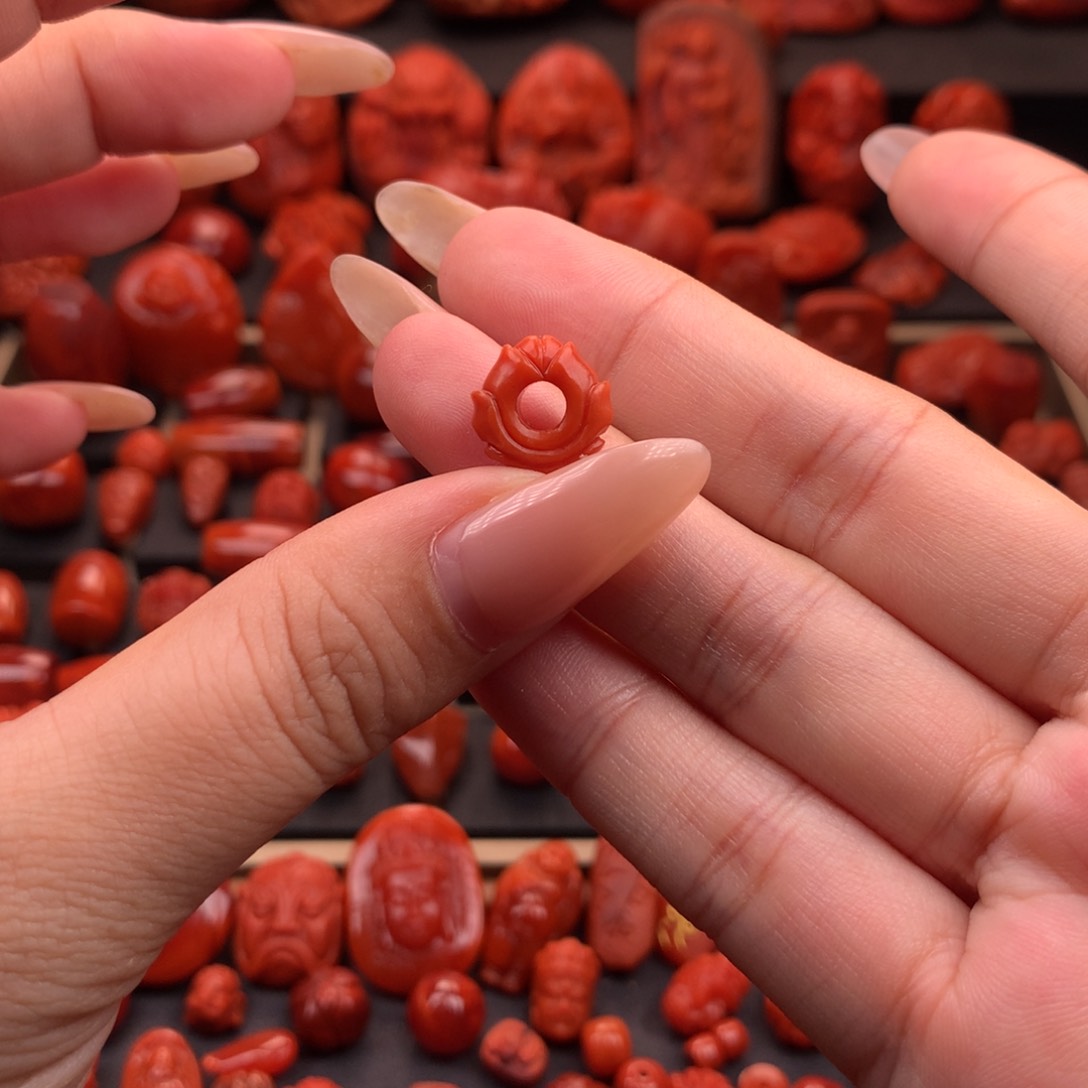 南红玛瑙南红川料精工货头莲花背云12.6mm未镶嵌