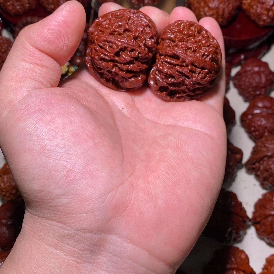 王***某吊坠桃核南疆石南疆石