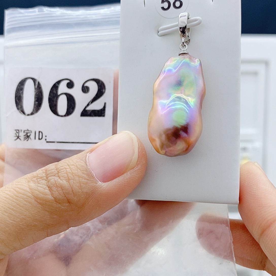 颈饰淡水珍珠钛钢