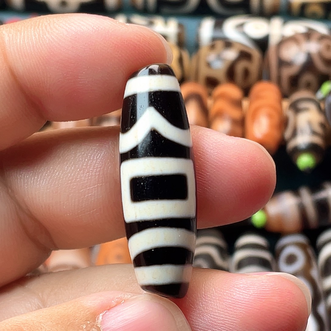 玛瑙/玉髓未镶嵌耳饰朱砂息增怀