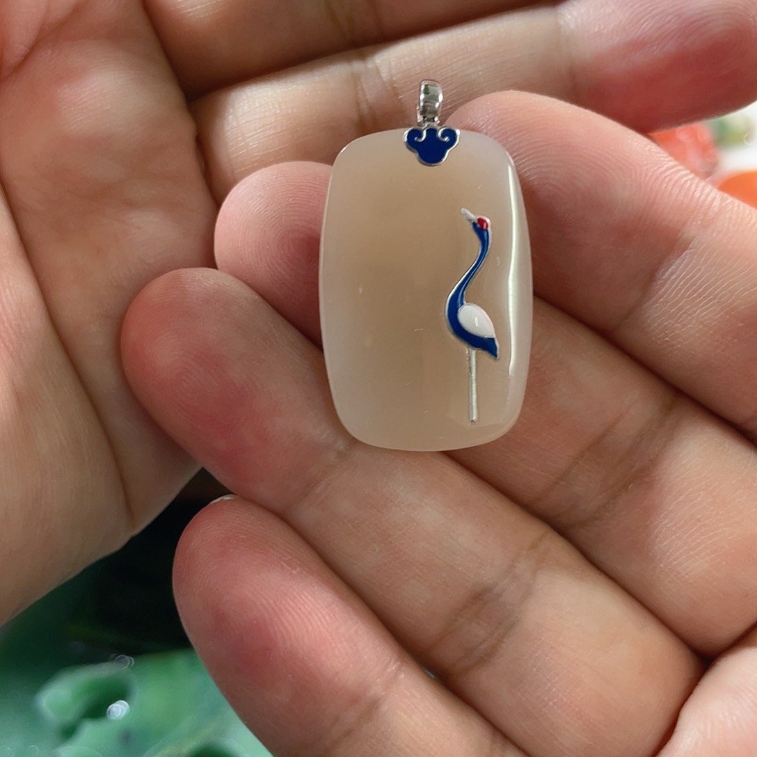 颈饰18K金镶嵌和田玉