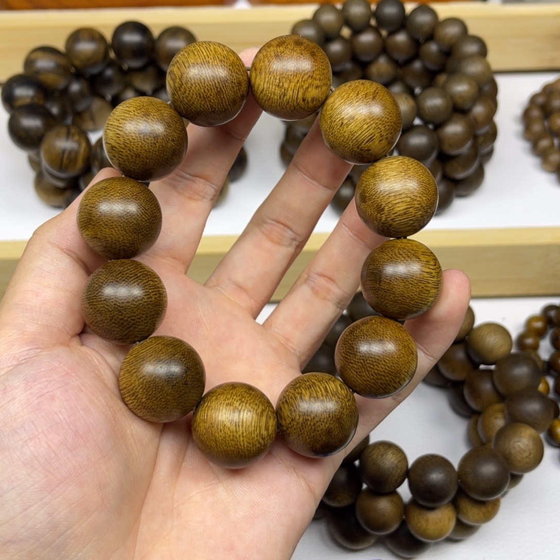 勇***哥沉香手串越南芽庄黄棋楠2.0