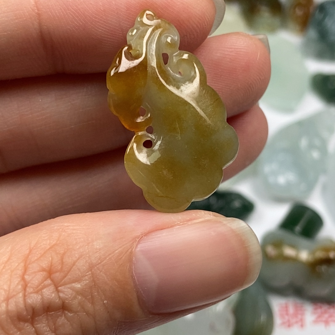 翡翠未镶嵌颈饰翡翠
