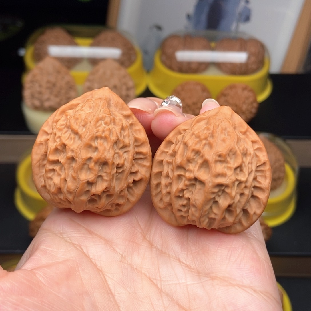 吊坠文玩核桃38金牛