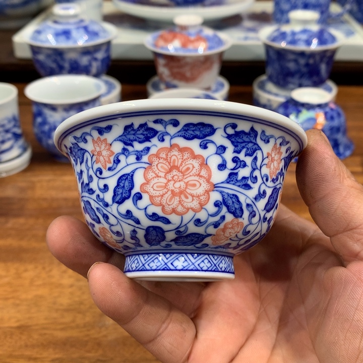 柴窑青花缠枝八宝压手