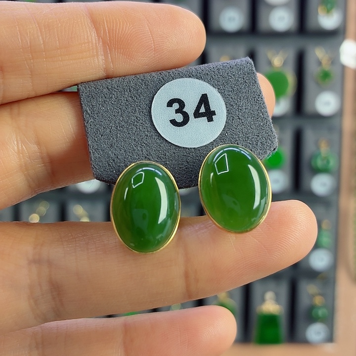 和田玉18K金镶嵌耳饰