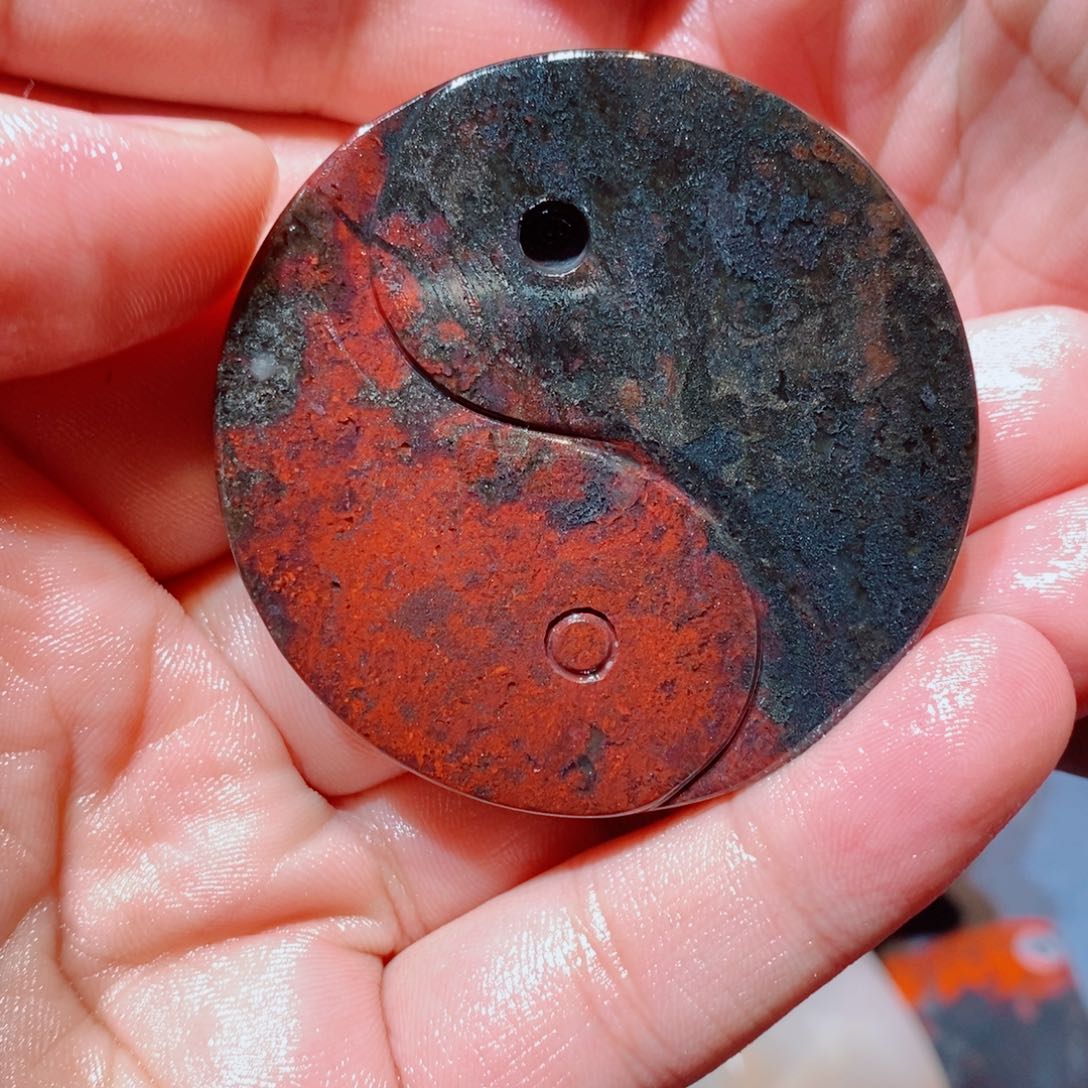 汤***海桂林鸡血石家居饰品