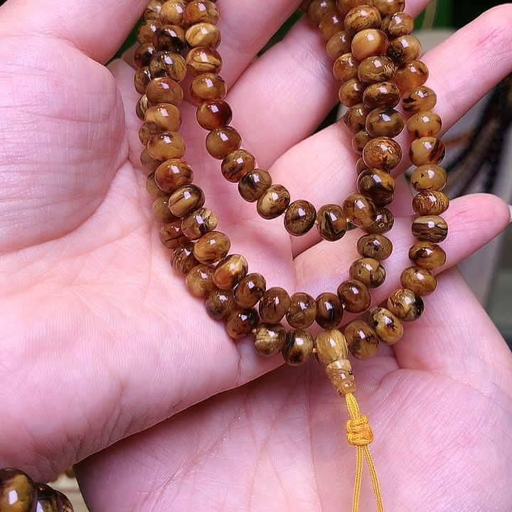 琥珀未镶嵌裸石抚顺琥珀7-34