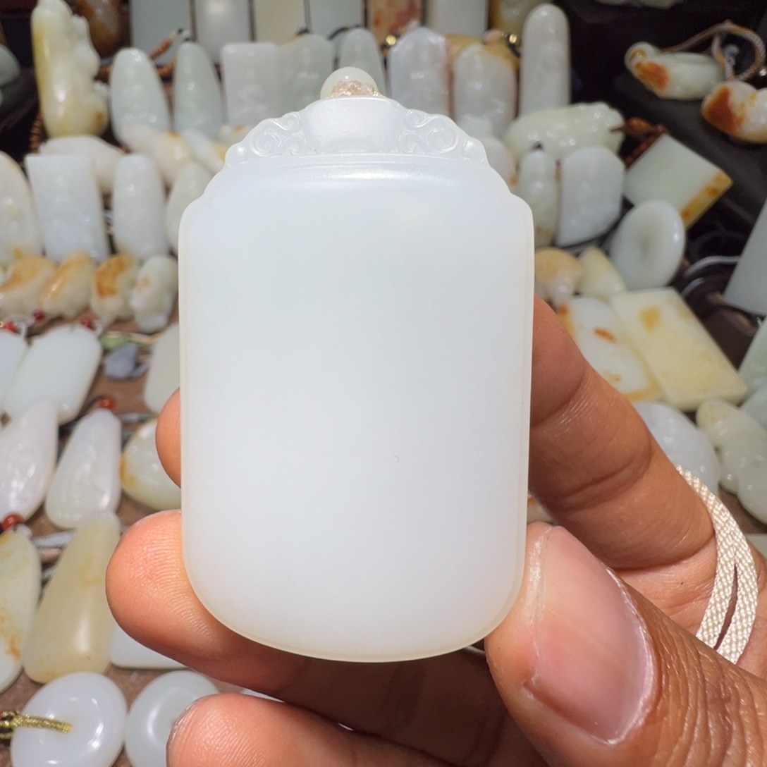 和田玉吊坠(不含链)未镶嵌我***着