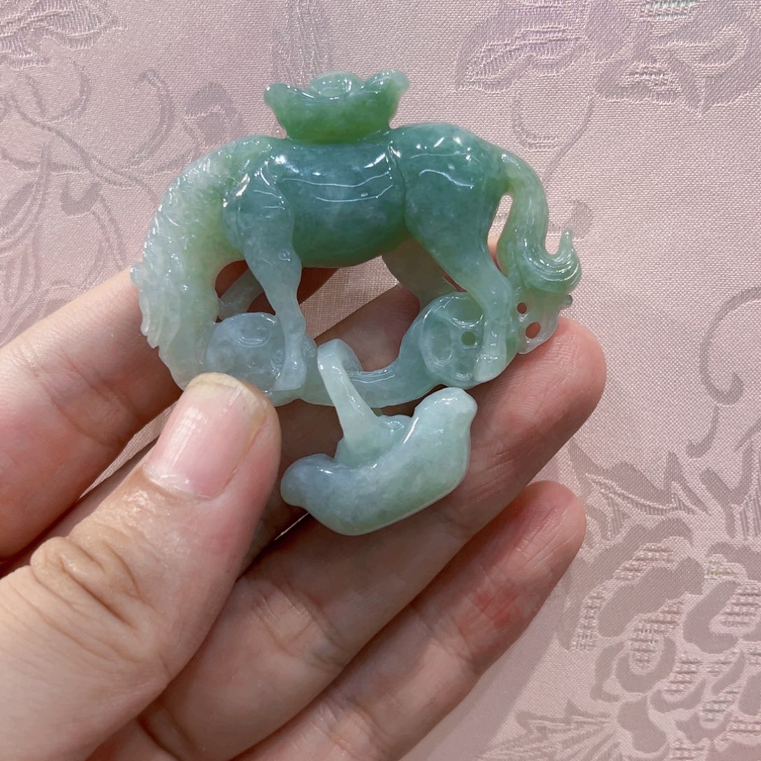 翡翠合金吊坠(赠链)