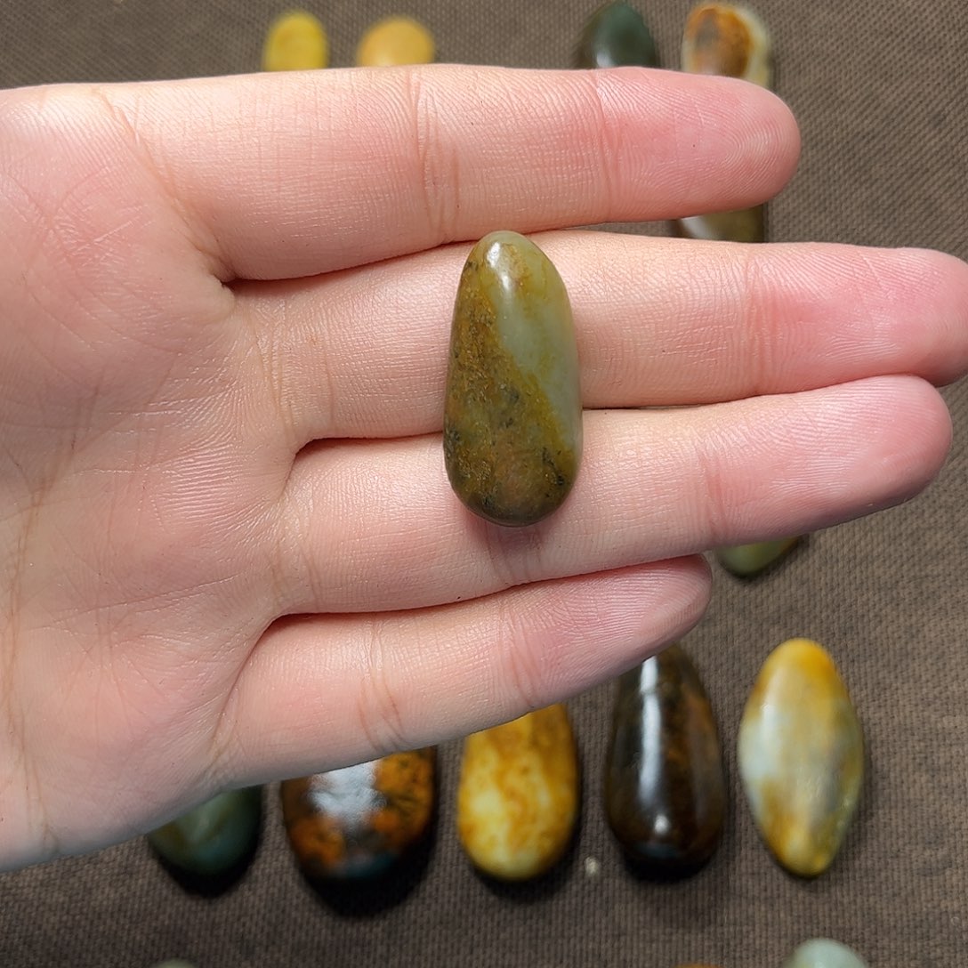 强***博和田玉未镶嵌珠宝奇石