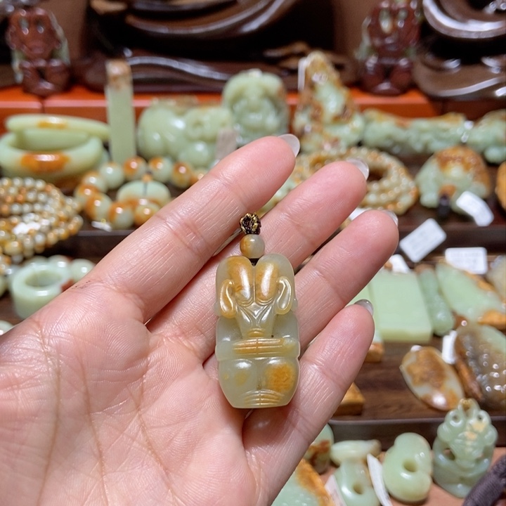 岫岩河磨玉（透闪石质玉）挂件未镶嵌用****4