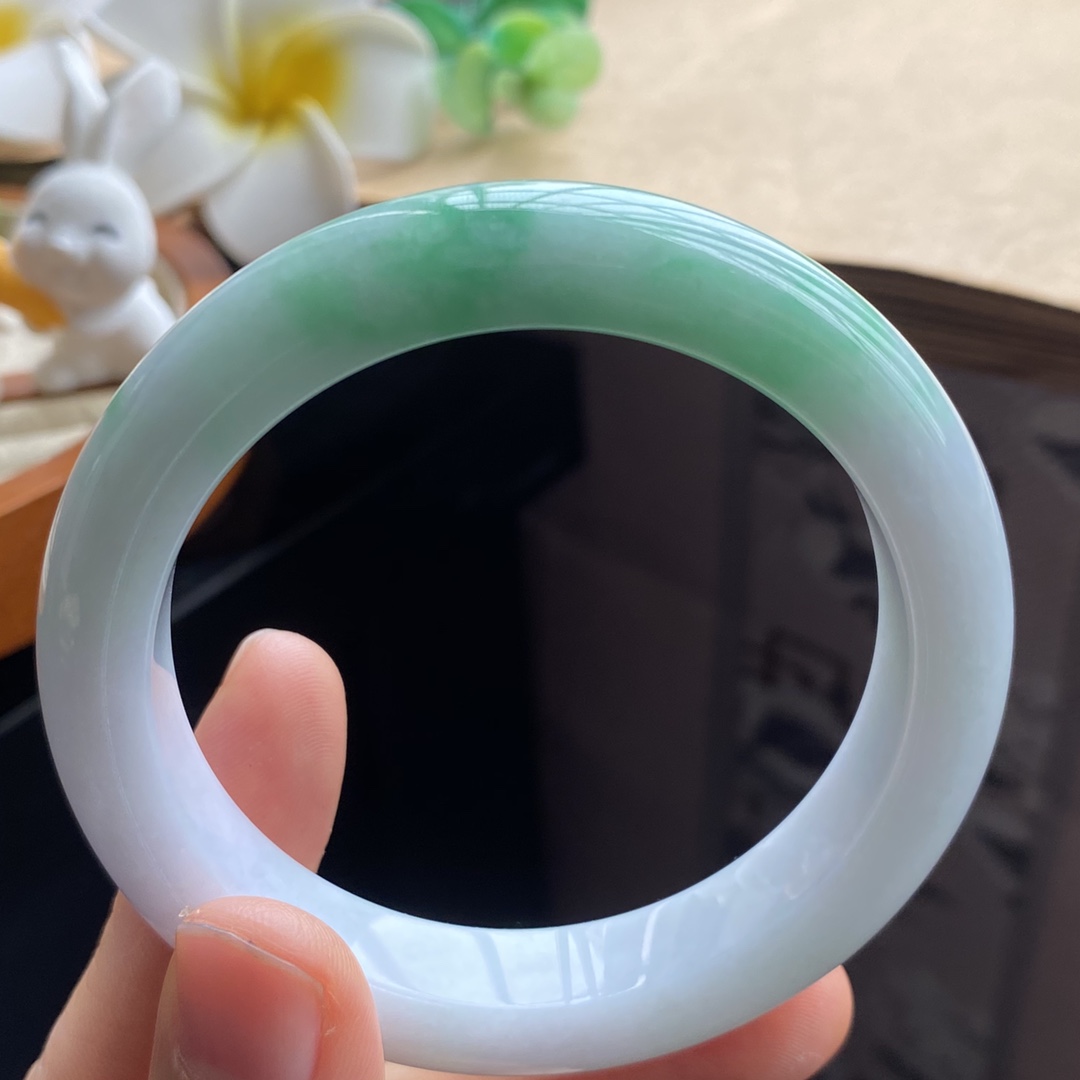 02.23批985号53-12-8.4白底青正圈！飘阳绿色！天然翡翠手镯