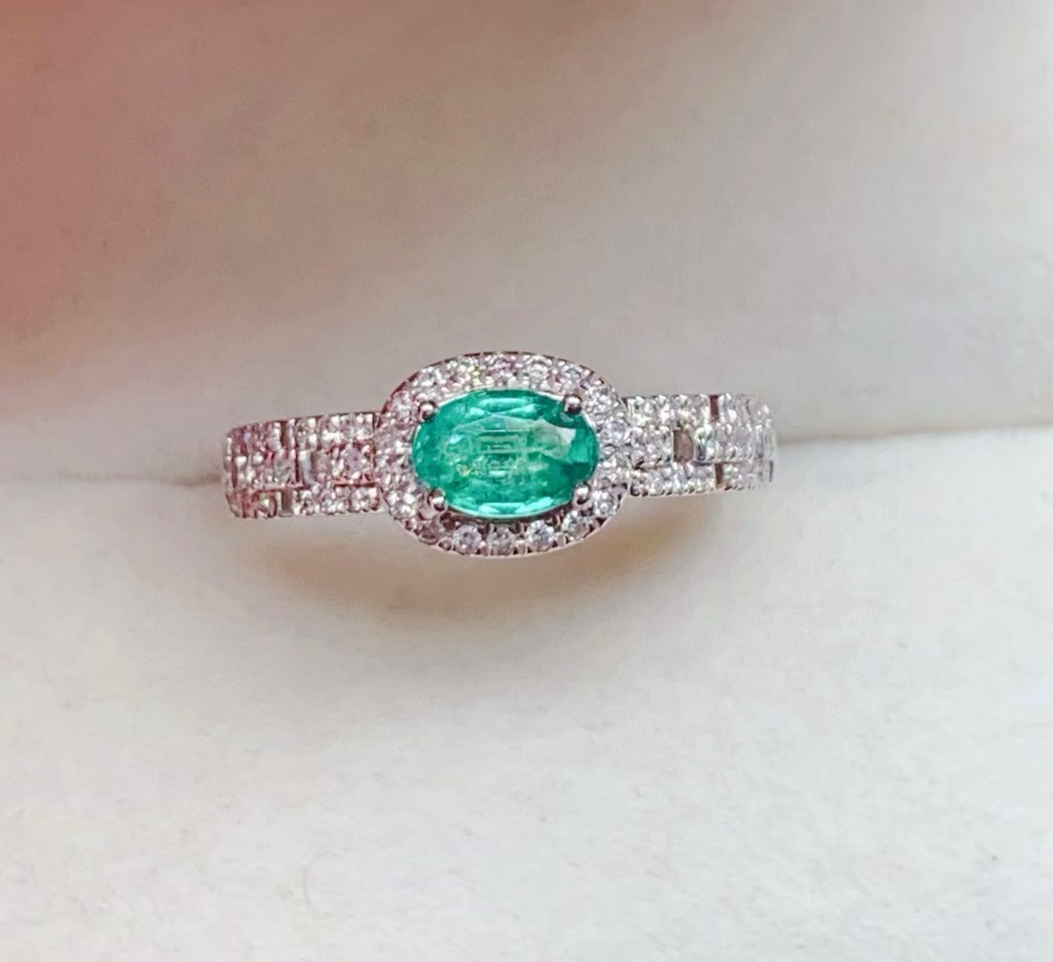 18k金祖母绿戒指，主石：约0.5ct ，E23023