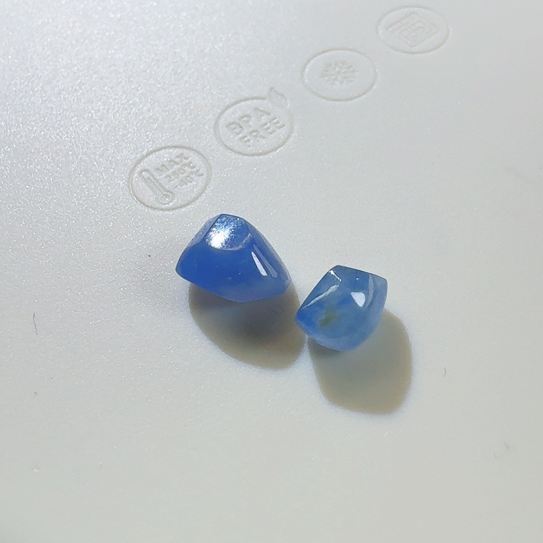 翡翠颈饰未镶嵌冰紫随形一对