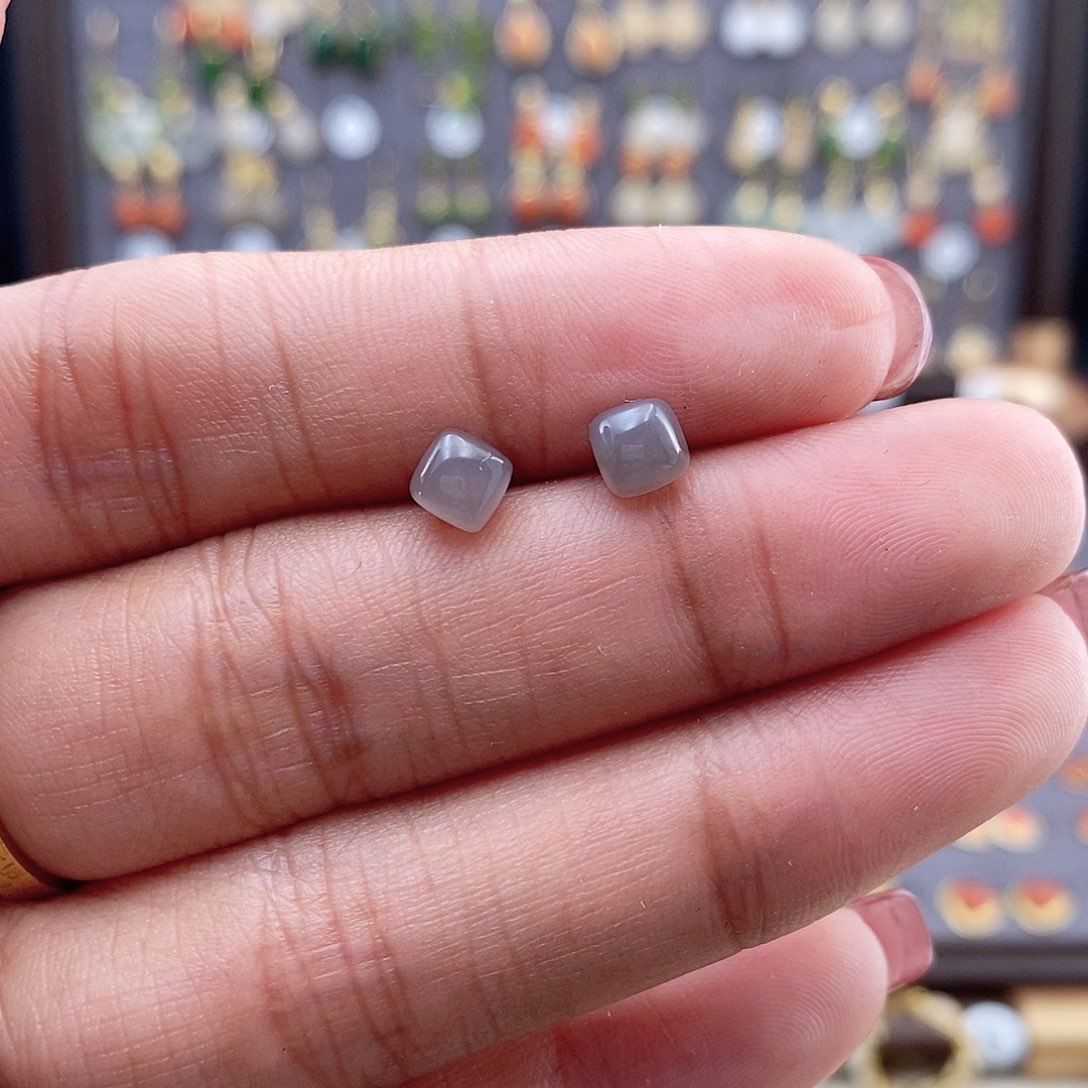 和田玉未镶嵌耳饰