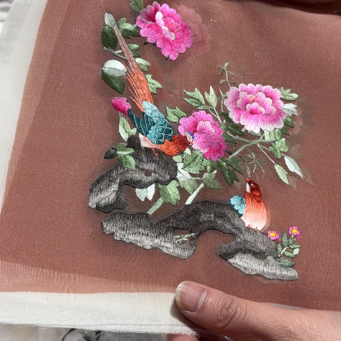 织绣纯手工刺绣陆老师