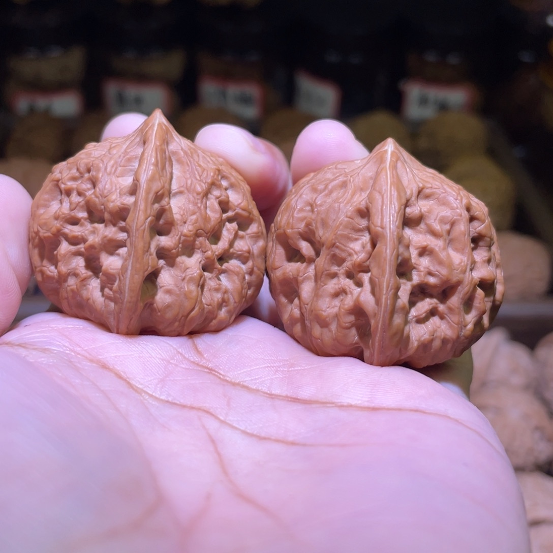 文玩核桃把件凹底